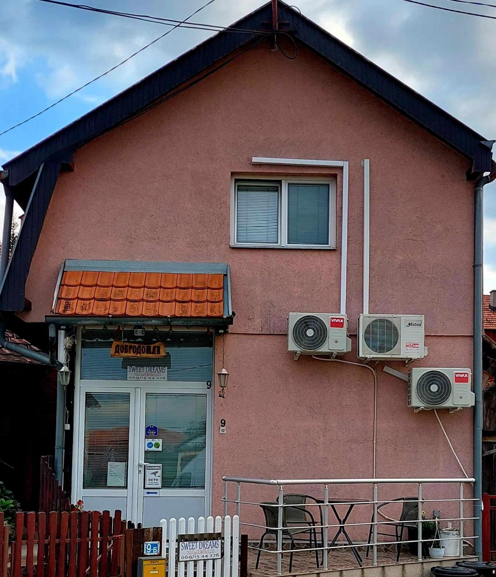 Sweet Dreams Hotel Zajecar Bagian luar foto